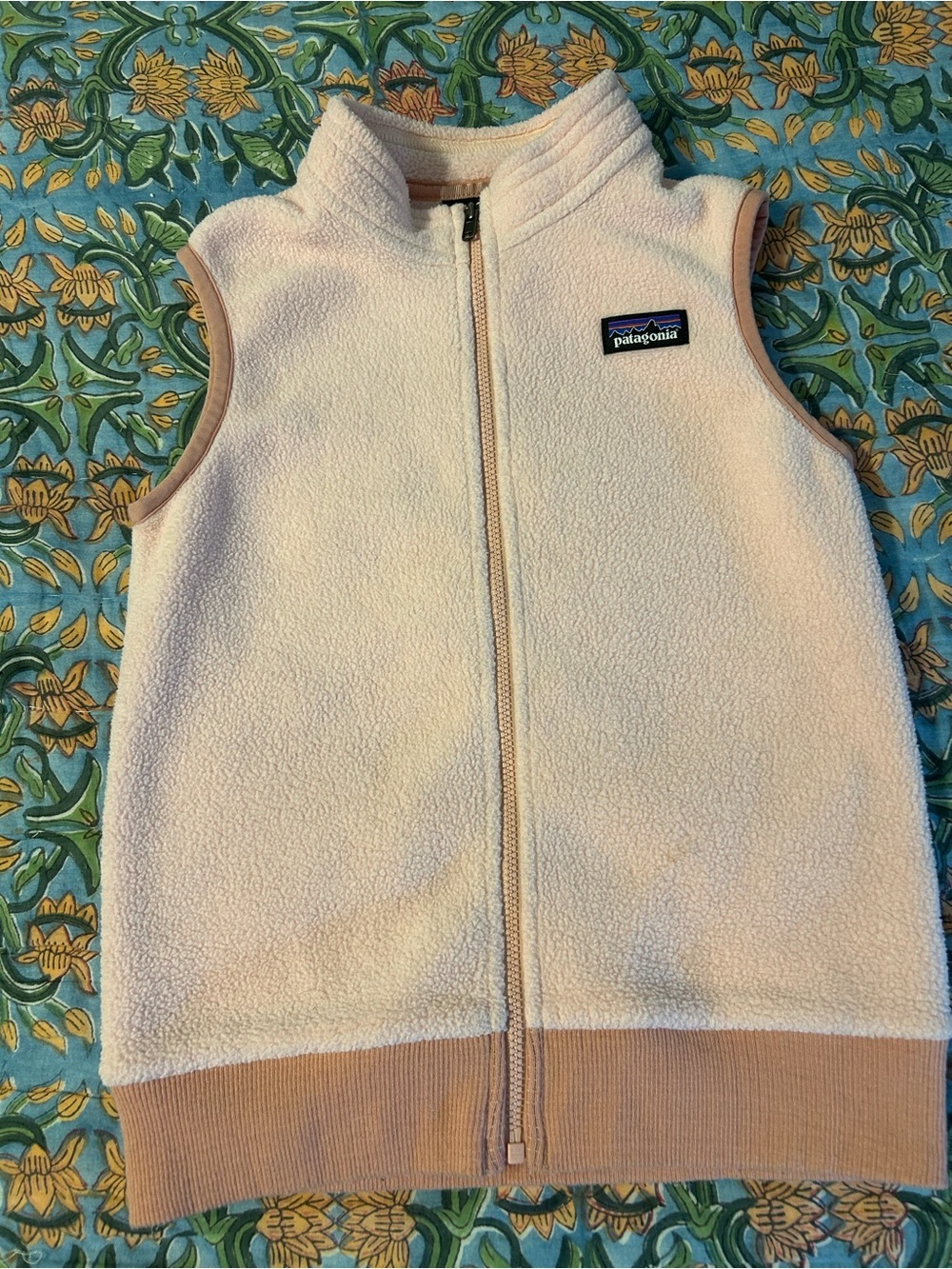 Patagonia Women's Cream Fleece Vest with Pink Trim